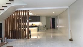 4 Bedroom House for sale in Bel-Air, Metro Manila