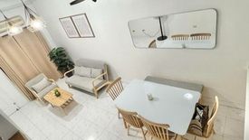 4 Bedroom Townhouse for rent in San Antonio, Metro Manila near MRT-3 Shaw Boulevard