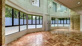 3 Bedroom House for rent in San Lorenzo, Metro Manila near MRT-3 Ayala