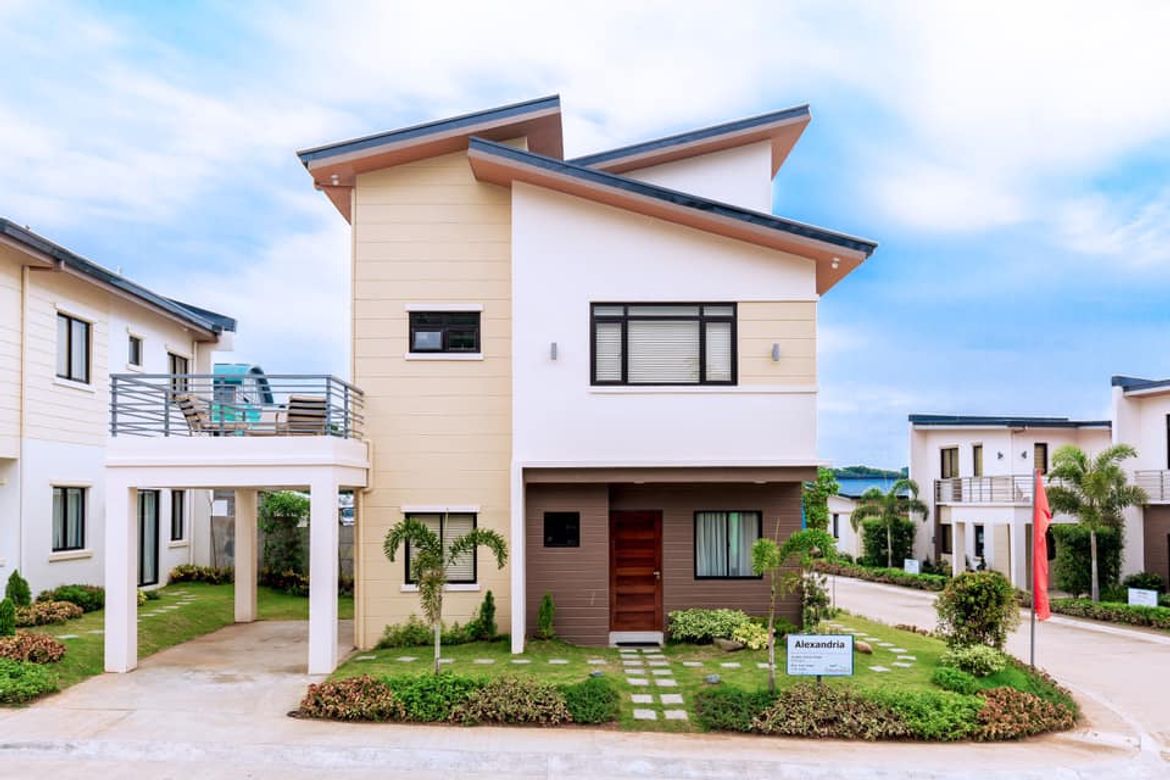 ‼️RFO CORNER LOT‼️5 bedroom Single in The Alexandria Latag, Lipa