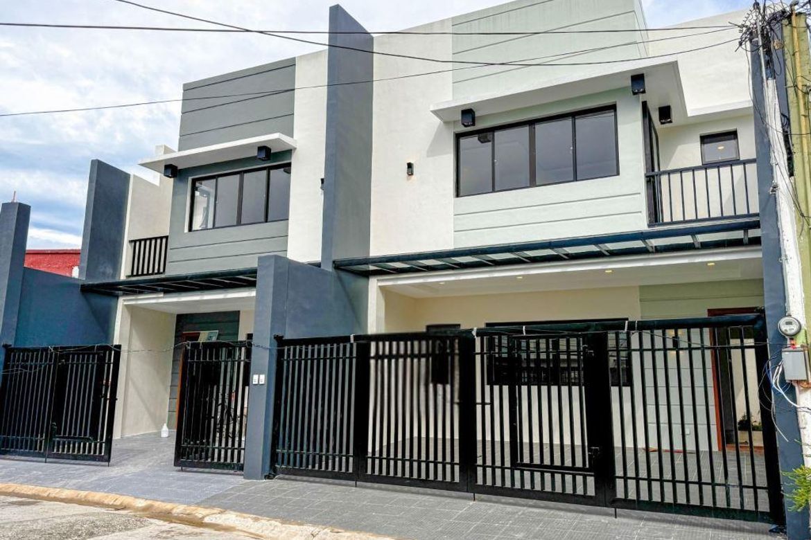 SPACIOUS MODERN DESIGN BRAND NEW HOUSE FOR SALE IN BF RESORT VILLAGE