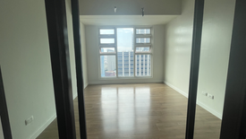 2 Bedroom Condo for sale in Kroma Tower, San Lorenzo, Metro Manila