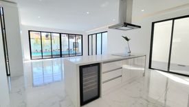 5 Bedroom House for sale in BF Homes, Metro Manila