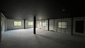 Warehouse / Factory for rent in Urdaneta, Metro Manila near MRT-3 Buendia