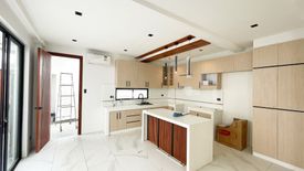 4 Bedroom Townhouse for sale in Kapitolyo, Metro Manila