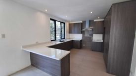 5 Bedroom House for sale in Addition Hills, Metro Manila