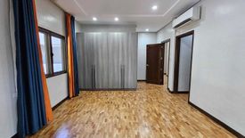 4 Bedroom House for rent in Urdaneta Village, Bangkal, Metro Manila near MRT-3 Magallanes