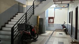 Shophouse for sale in Socorro, Metro Manila near LRT-2 Araneta Center-Cubao
