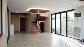 5 Bedroom House for sale in Don Bosco, Metro Manila