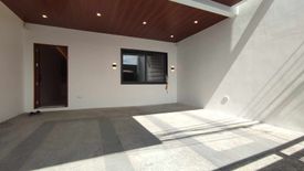 4 Bedroom House for sale in Almanza Uno, Metro Manila