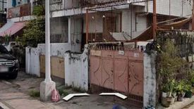 Land for sale in Pinyahan, Metro Manila near MRT-3 Kamuning