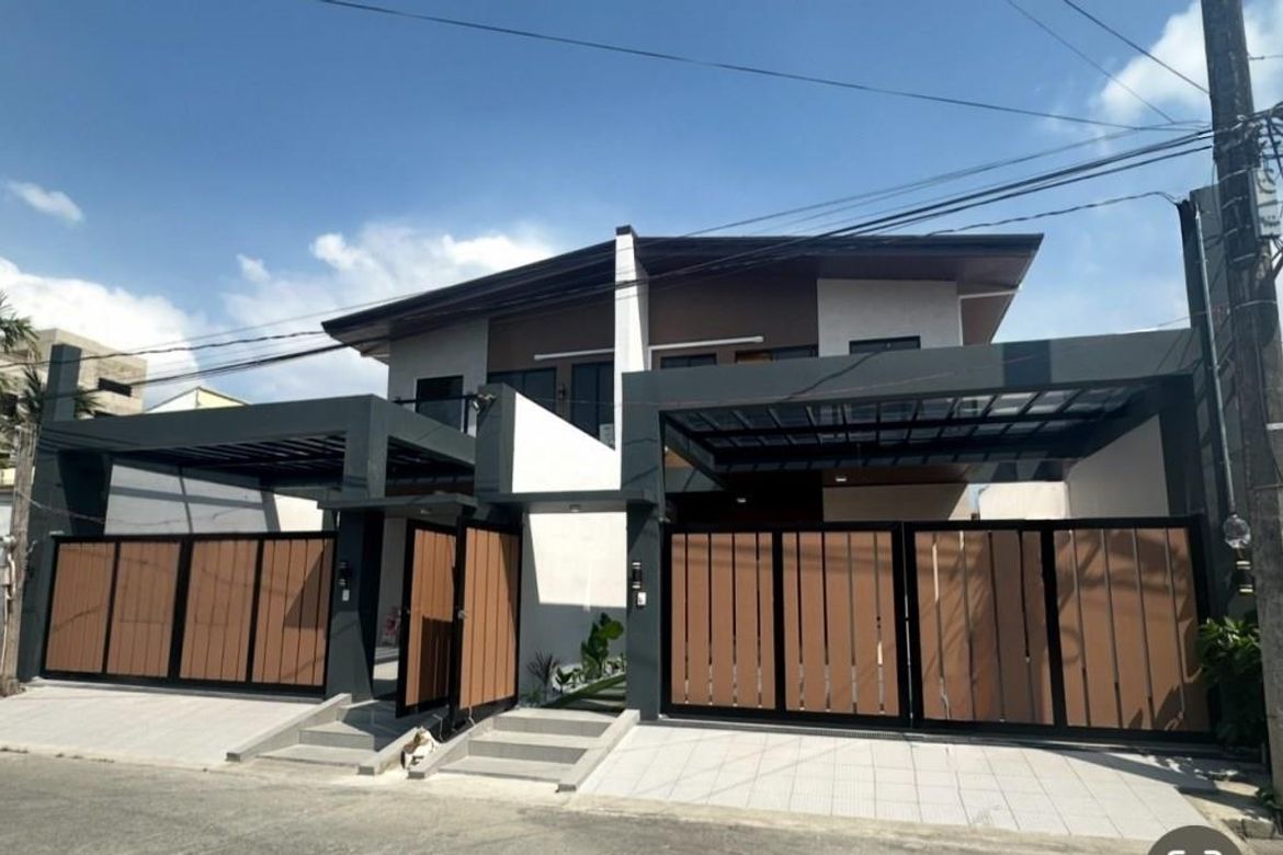 STUNNING MODERN DUPLEX DESIGN HOUSE IN PARANAQUE