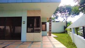 5 Bedroom House for sale in Moonwalk, Metro Manila