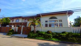 7 Bedroom House for sale in Moonwalk, Metro Manila