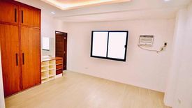 4 Bedroom House for sale in Almanza Dos, Metro Manila