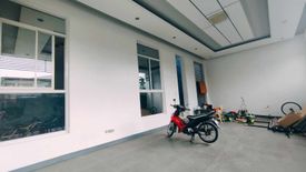 11 Bedroom House for sale in Moonwalk, Metro Manila