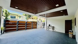 7 Bedroom House for sale in Moonwalk, Metro Manila