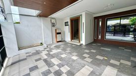 4 Bedroom House for sale in Talon Dos, Metro Manila