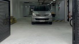 Shophouse for rent in Forbes Park North, Metro Manila near MRT-3 Buendia