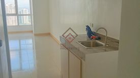 Condo for rent in Victoria de Morato, Ramon Magsaysay, Metro Manila near LRT-1 Roosevelt