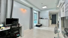 2 Bedroom Condo for sale in Crescent Park Residences, Bagong Tanyag, Metro Manila