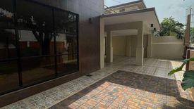 5 Bedroom House for sale in Capitol Park Homes, Ramon Magsaysay, Metro Manila near LRT-1 Roosevelt