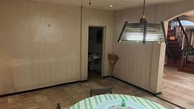 7 Bedroom House for rent in West Triangle, Metro Manila near MRT-3 Quezon Avenue