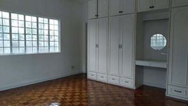 4 Bedroom House for sale in Moonwalk, Metro Manila