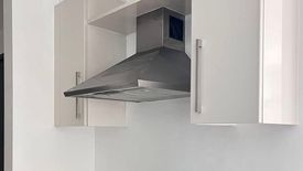 1 Bedroom Condo for sale in San Lorenzo, Metro Manila near MRT-3 Ayala