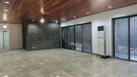 5 Bedroom House for rent in Urdaneta Village, Bangkal, Metro Manila near MRT-3 Magallanes