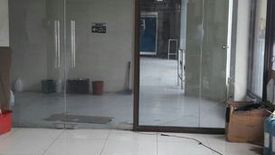 Shophouse for rent in Barangay 93, Metro Manila near LRT-1 Monumento