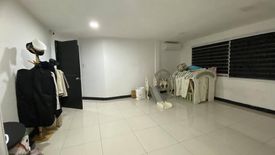 5 Bedroom House for rent in West Triangle, Metro Manila near MRT-3 Quezon Avenue