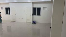 Shophouse for rent in Malamig, Metro Manila near MRT-3 Boni