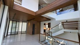 5 Bedroom House for sale in McKinley Hill, Metro Manila