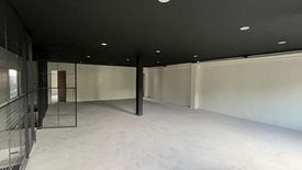 Warehouse / Factory for rent in Bangkal, Metro Manila near MRT-3 Magallanes