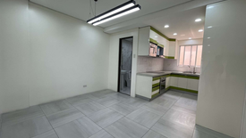 4 Bedroom Townhouse for sale in Kamuning, Metro Manila near MRT-3 Kamuning