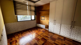 5 Bedroom Townhouse for sale in Central, Metro Manila