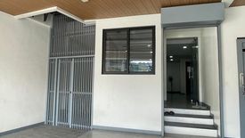 Shophouse for rent in Pasadeña, Metro Manila near LRT-2 Gilmore