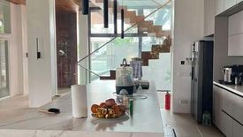 6 Bedroom House for sale in White Plains, Metro Manila