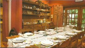 5 Bedroom House for sale in Loyola Heights, Metro Manila near LRT-2 Katipunan