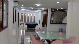 6 Bedroom House for rent in Moonwalk, Metro Manila