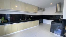 4 Bedroom Townhouse for sale in Concepcion Dos, Metro Manila