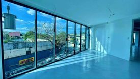 Shophouse for sale in Urdaneta, Metro Manila near MRT-3 Buendia