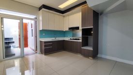 3 Bedroom Townhouse for sale in Pasong Tamo, Metro Manila