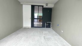 3 Bedroom Townhouse for sale in Central, Metro Manila