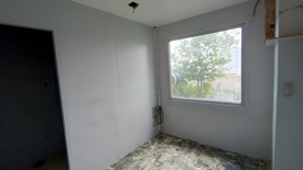 Office for rent in Bungad, Metro Manila near MRT-3 North Avenue