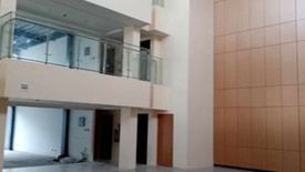 Shophouse for rent in Bangkal, Metro Manila near MRT-3 Magallanes