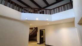 3 Bedroom House for rent in San Lorenzo, Metro Manila near MRT-3 Ayala