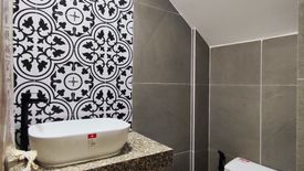 4 Bedroom Townhouse for sale in Kamuning, Metro Manila near MRT-3 Kamuning