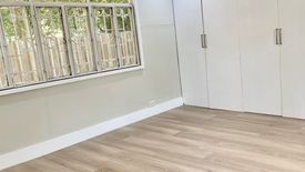 5 Bedroom House for sale in San Lorenzo, Metro Manila near MRT-3 Ayala